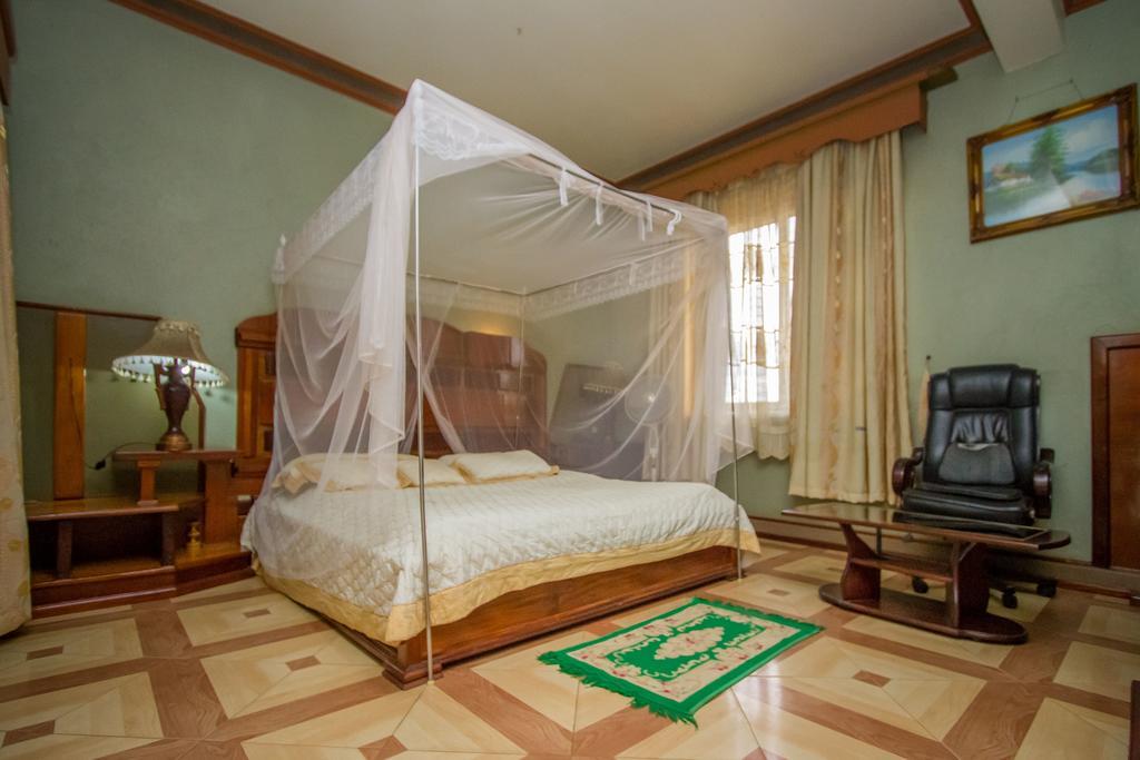 Grand Holiday International Hotel Mbarara Bagian luar foto